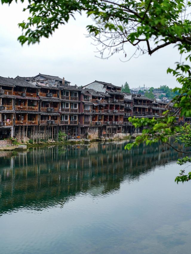 總要去趟鳳凰古城吧赴一場千年之約