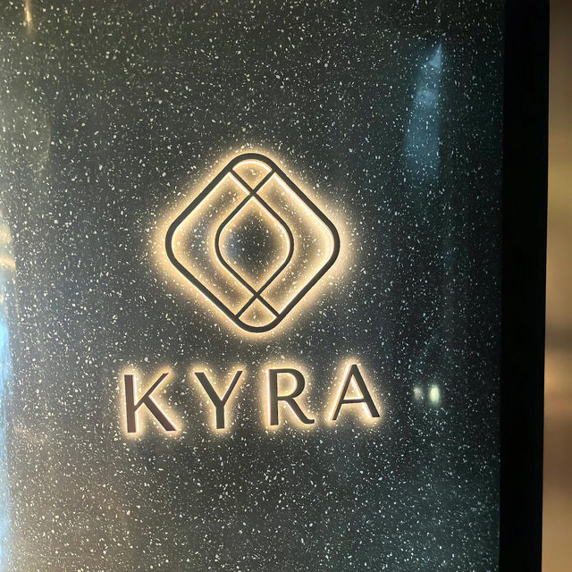 香港機場挖到寶！新開Kyra貴賓室人少景美美食爆多😍