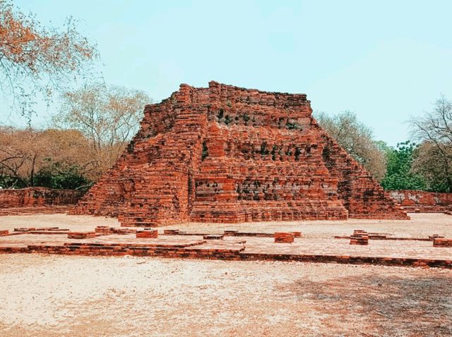 Temples, Tuk-Tuks & Travel Hacks: Backpacking Ayutthaya