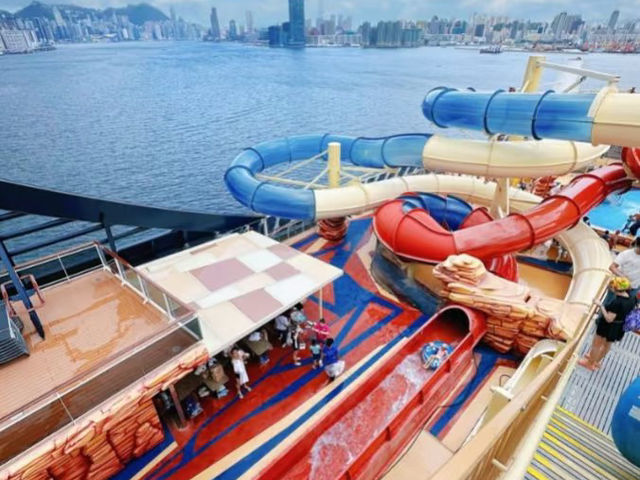 📸 A moment of your life… in exchange for cruise memories that last forever