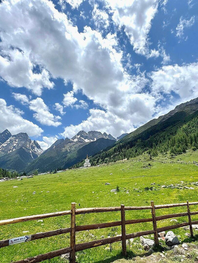 6.24📍四姑娘山已回!超實用個人經驗總結+live感滿滿的夏日漂流體驗,這裡的夏天真的太治癒啦🍃一秒走進宮崎駿動畫! 6.24📍四姑娘山已回!超實用個人經驗總結+live感滿滿的夏日漂流體驗,這裡的夏天真的太治癒啦🍃一秒走進宮崎駿動畫!