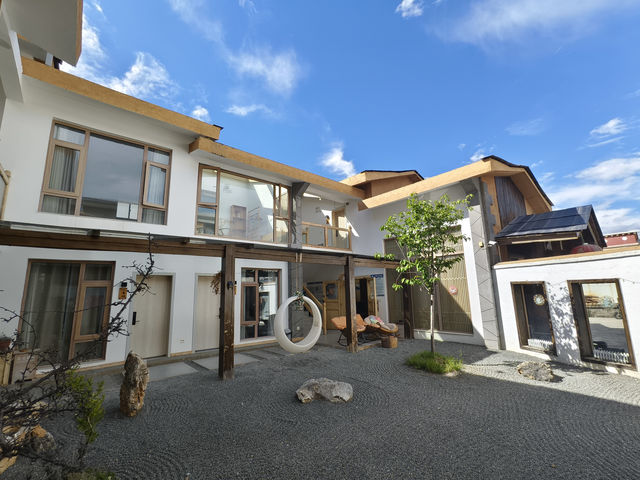 住進香格里拉的詩意棲居——歸塵民宿