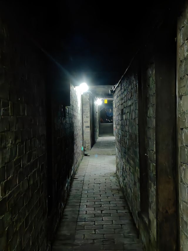 湖南岳陽張古英村當大門