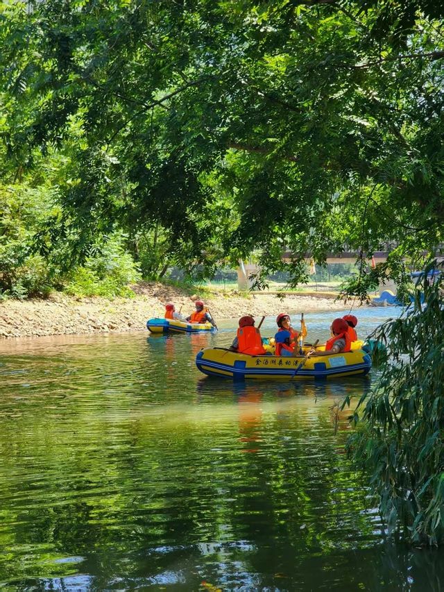 在湯池的溪澗找回25℃的夏天