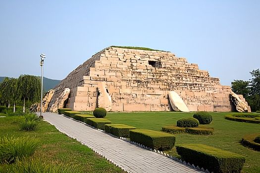吉林集安避世攻略中朝邊境的東方金字塔