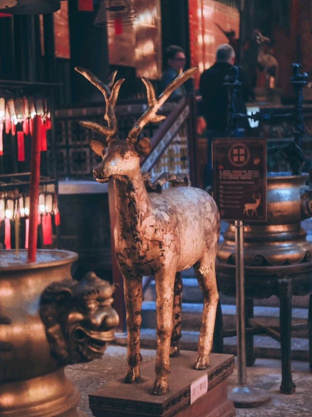 Hong Kong Treasure Spot: Man Mo Temple