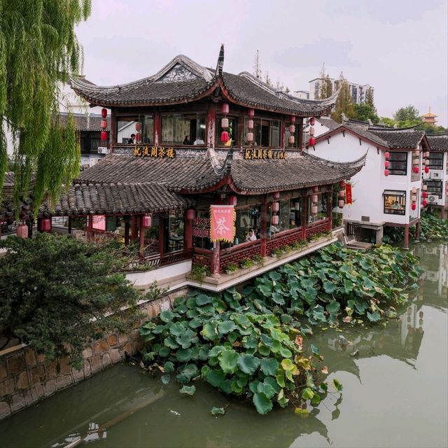River Life in Qibao Ancient Town 🛶🌉