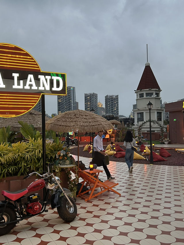 🌅 蛇口 LalaLand｜浪漫海邊來一場露天老電影約會