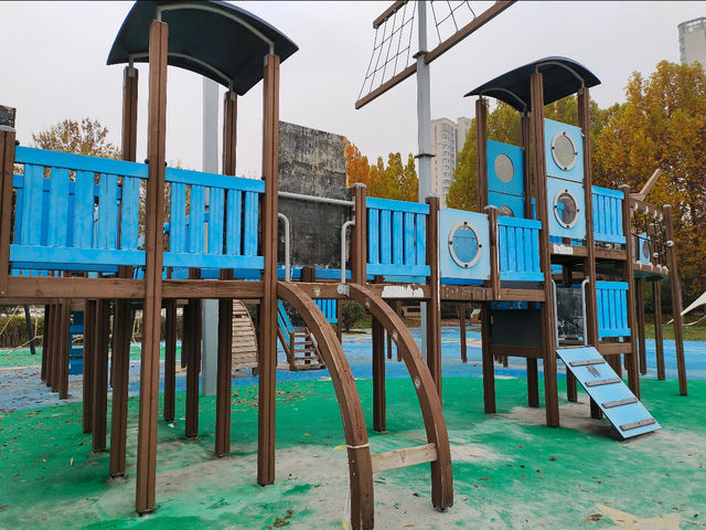 秋日漫步唐冶山公園