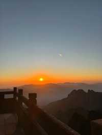 總要來趟黃山吧登上雲端,邂逅中國最美日出!