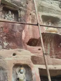 居民樓下的唐代千手觀音