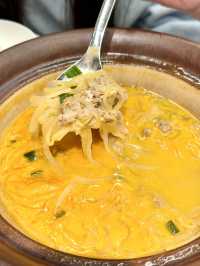 西岸看粉紅聖誕樹吃米其林級新京菜