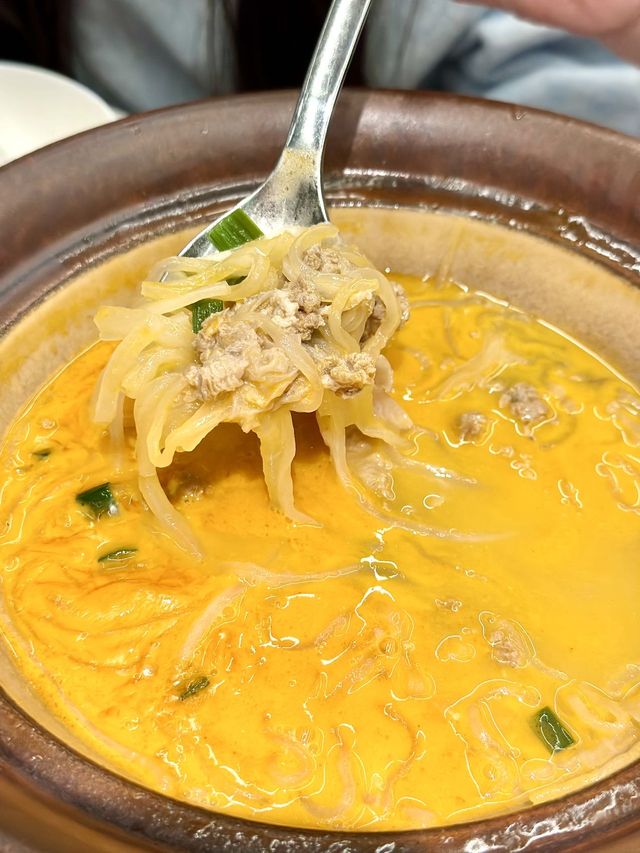 西岸看粉紅聖誕樹吃米其林級新京菜