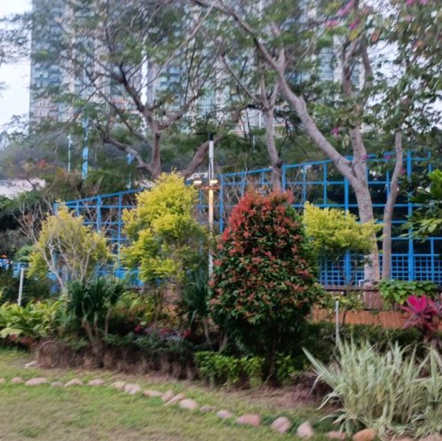 沿海岸線設計之風之塔公園