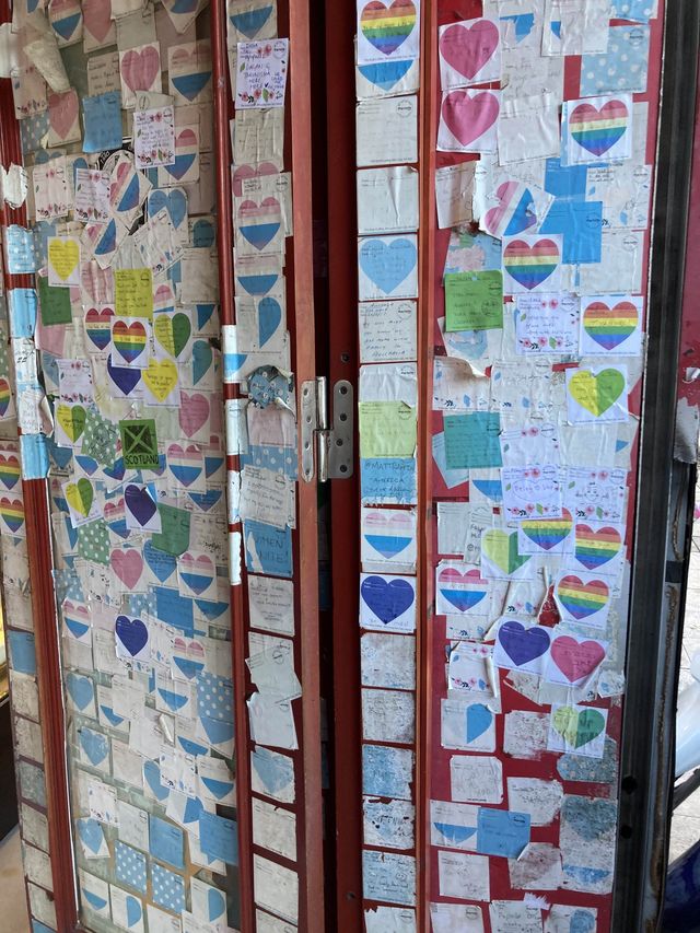 【ハノイ】沢山のカラフルな付箋に囲まれて過ごす🌈新感覚cafe☕️