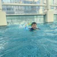 一年四季室內泳池🏊🏼‍♀️室外泳池就在這裏🏊🏻‍♂️