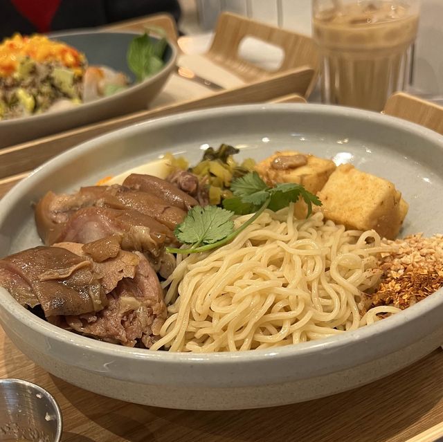 香港k11美食推薦-阿閒泰泰國餐廳