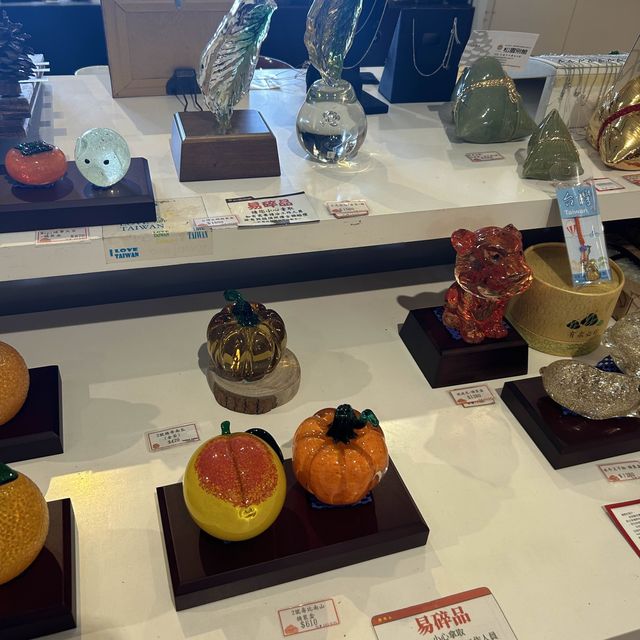松樹環繞的日治時代樓房別有一番風情