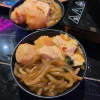 呢間餐廳性價比極高,有齊雞煲、烤魚及火鍋,食物選擇夠晒多元化~