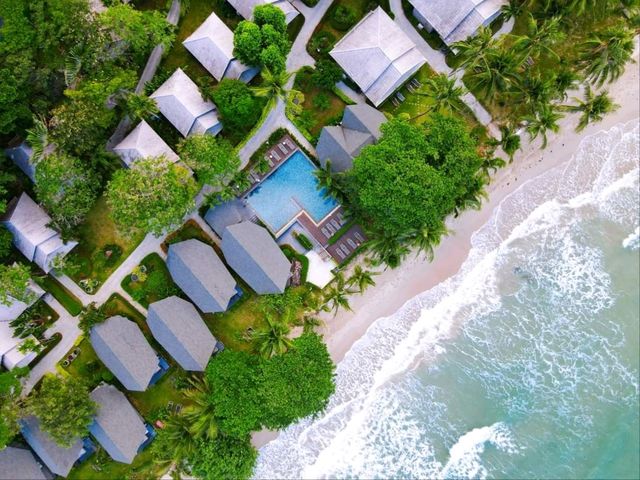 ไปนอนฟินรีสอร์ทสวยริมทะเลเกาะช้างกันนนน 🏖