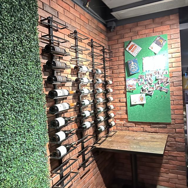 旺角chill住聽音樂食西餐