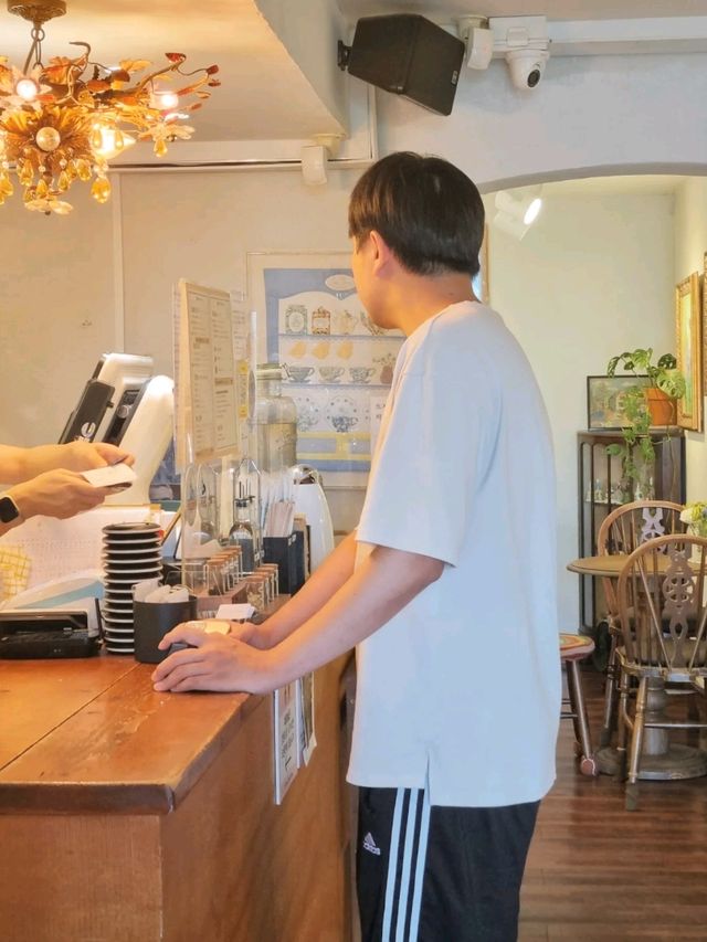 아라뱃길의 초핫플 카페 로즈스텔라 정원