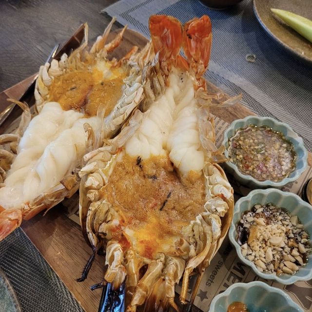 “สำเภานาวา” ร้านอาหารไทยโบราณ ริมน้ำ อยุธยา