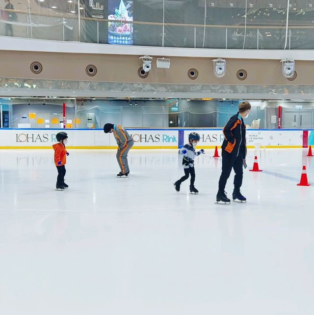 全香港最新最大的溜冰場！LOHAS RINK ！