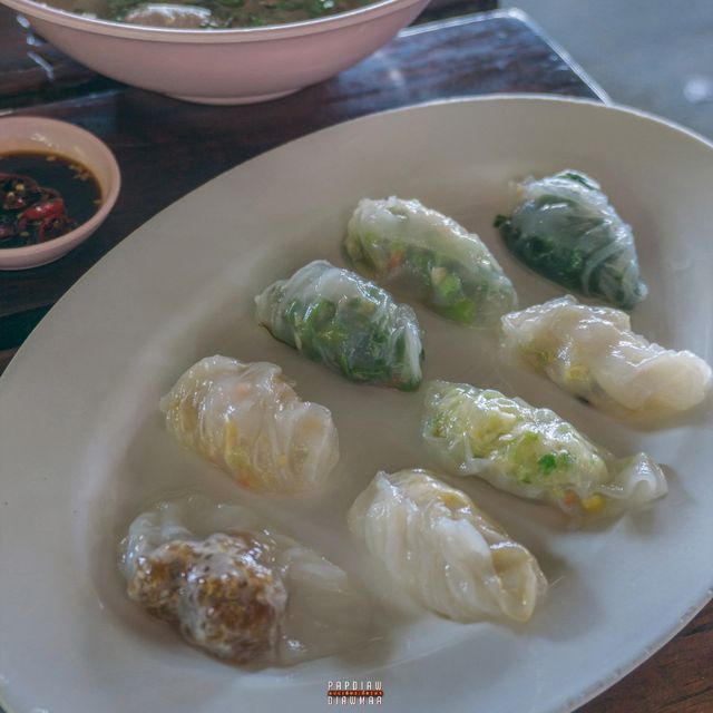 ก๋วยเตี๋ยวปากหม้อเจ้าดังใกล้กับวัดหลวงพ่อโสธร