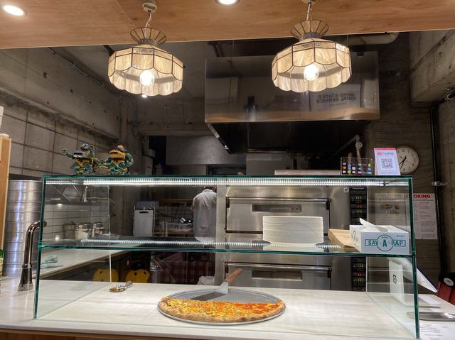 東京・台東区。路地裏グルメ『Maple Pizza』