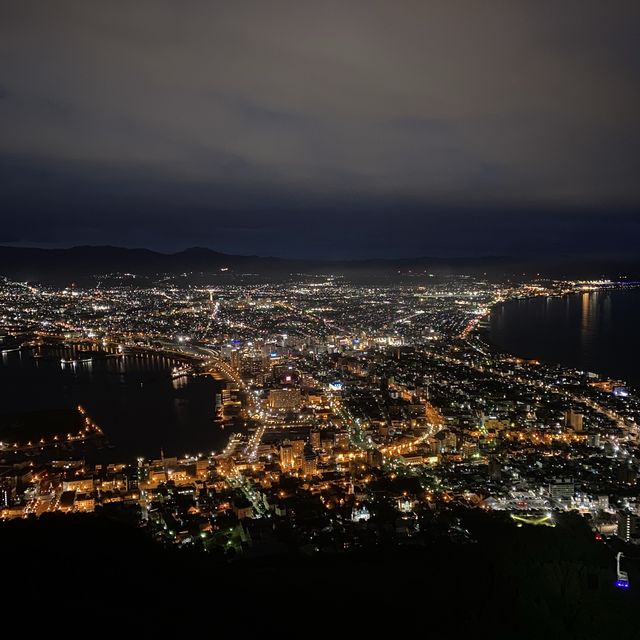 閃耀北海道夜空！函館山夜景震撼呈現