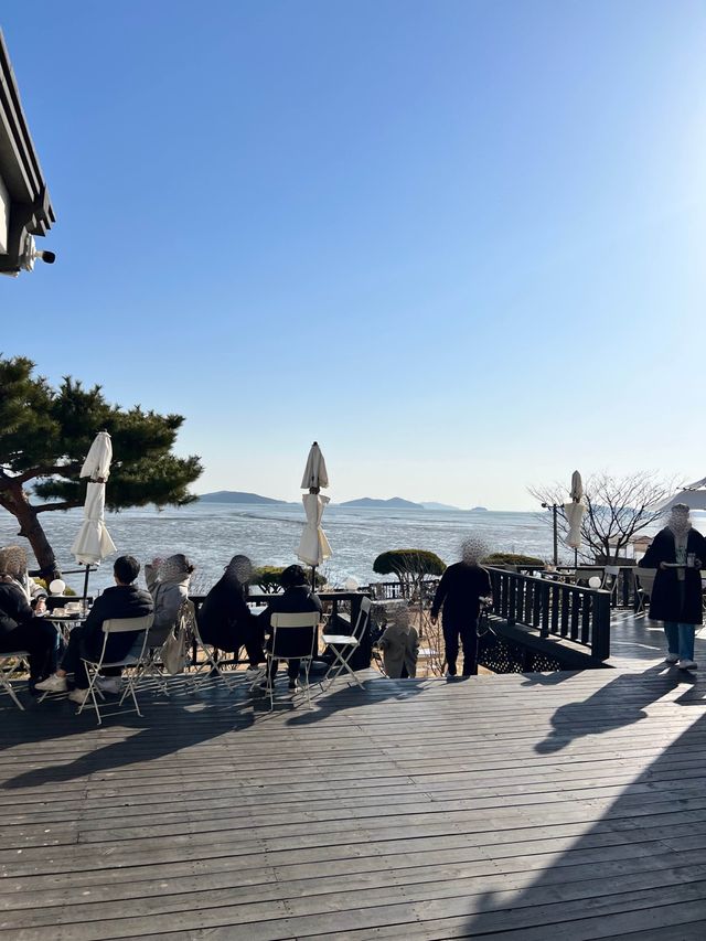 韓国/江華島　これからのシーズンにオススメ‼︎目の前に海が広がるおしゃれカフェ🐋♡