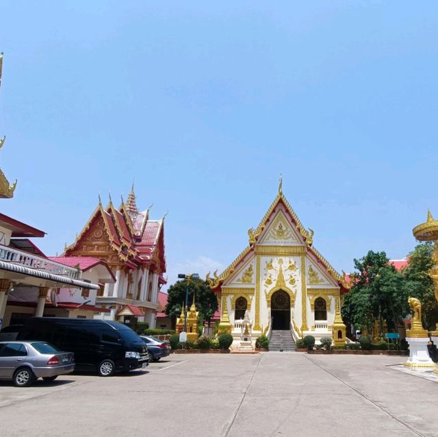 วัดมหาธาตุ พระธาตุประจำวันเกิดวันเสาร์ จ.นครพนม