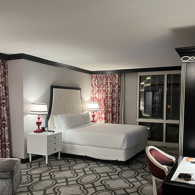 Paris Hotel Las Vegas Tour, Soleil Pool, Burgundy Room, Le