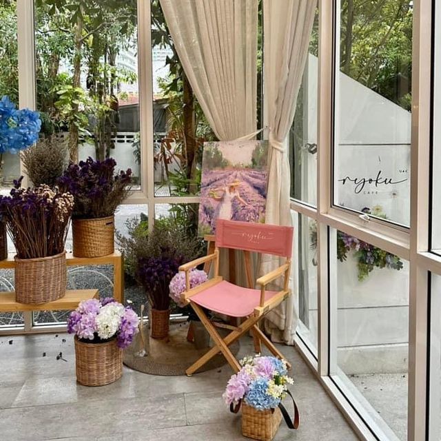 🌸🌺🏡 𝑅𝑦𝑜𝑘𝑢 𝐶𝑎𝑓𝑒 ตกแต่งด้วยดอกไม้