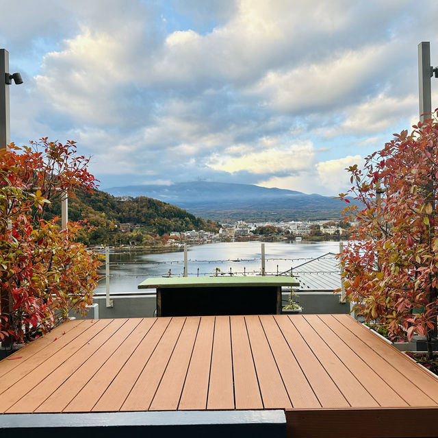 坐擁河口湖湖光山色 - 湖之飯店