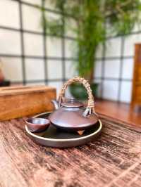คาเฟ่ลับซอยวัดพระเงิน DINPLANT COFFEE & BAR