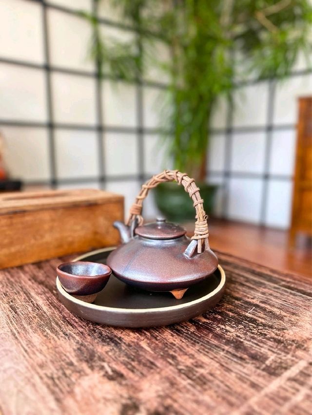 คาเฟ่ลับซอยวัดพระเงิน DINPLANT COFFEE & BAR