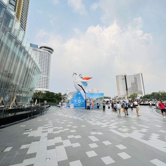 🇹🇭 Olaf skating rink