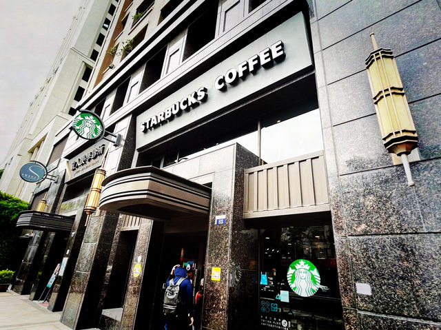 臺中西屯 店員十分親切的一間咖啡館 STARBUCKS 星巴克 (朝富門市)