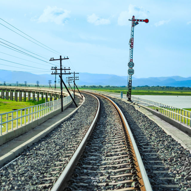 ทางรถไฟลอยน้ำ ลพบุรี 
