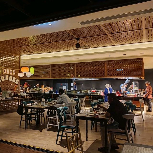🦞🐟 Seafood Buffet Galore 🦀 🦪