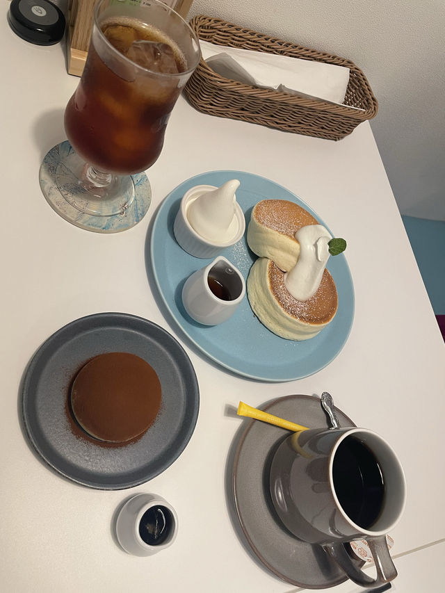 【カナの魔法たまごCafe】 パンケーキと可愛らしいライトブルー