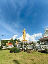 A Serene Retreat with Breathtaking Views Kor Hong Hill Temple