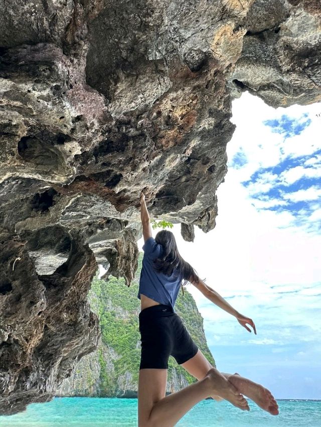 🏝️ Paradise Found: The Amazing Beauty of Phi Phi Island 🇹🇭