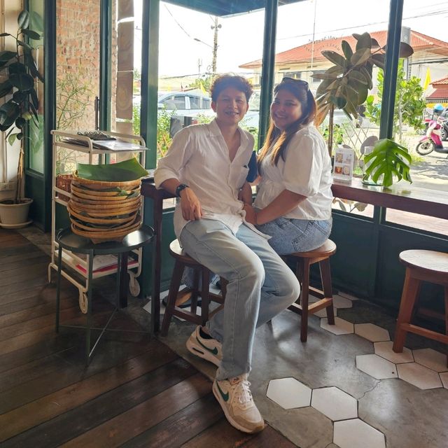 ร้าน บ้านขาวหนม อยุธยา