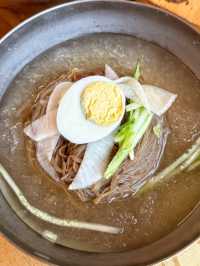 【韓国・弘大】おひとり様でも入りやすいカルビ付き冷麺のお店