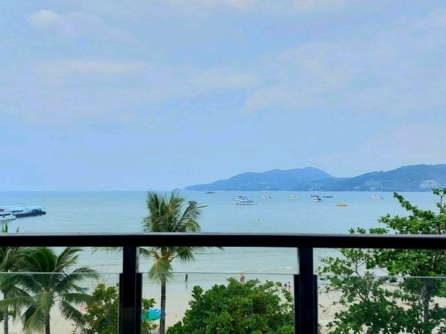 โรงแรมใกล้หาดป่าตอง เห็นวิวทะเลเต็มๆ