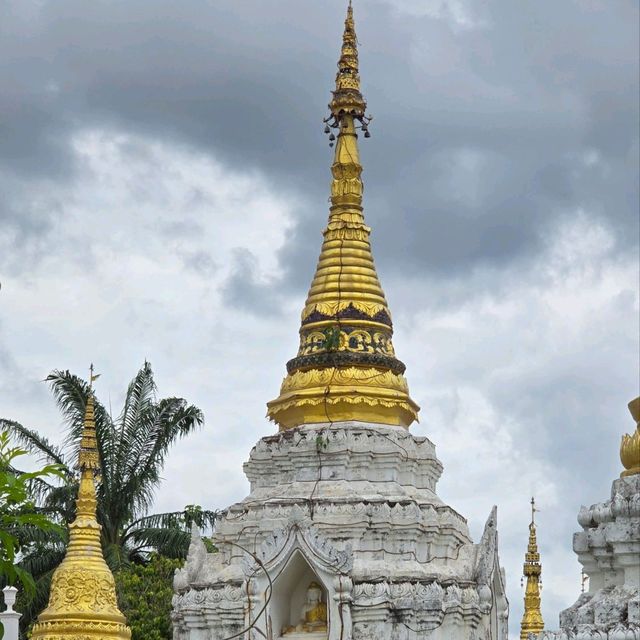 วัดพระเจดีย์ซาวหลัง พระอารามหลวง ลำปาง
