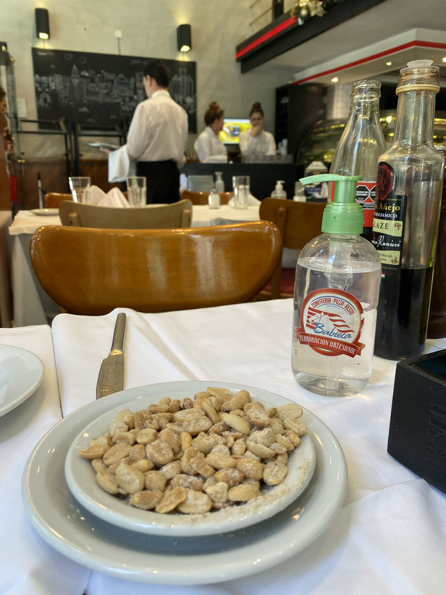 아르헨티나 El ateneo 근처 맛집!